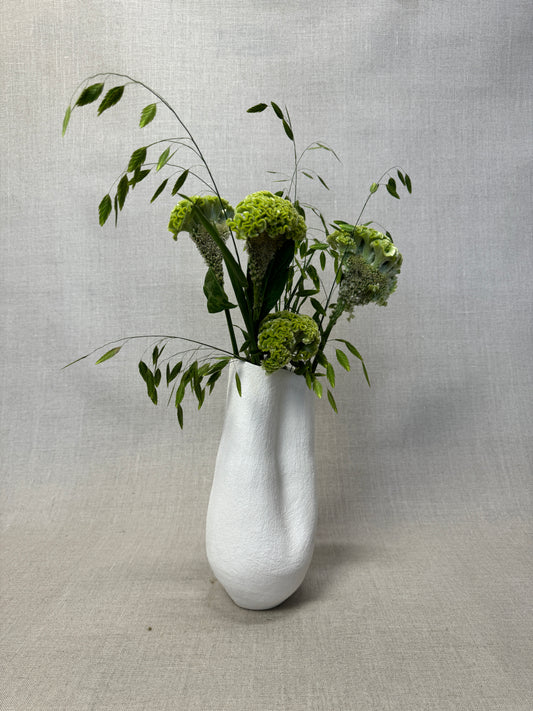 White vase 02