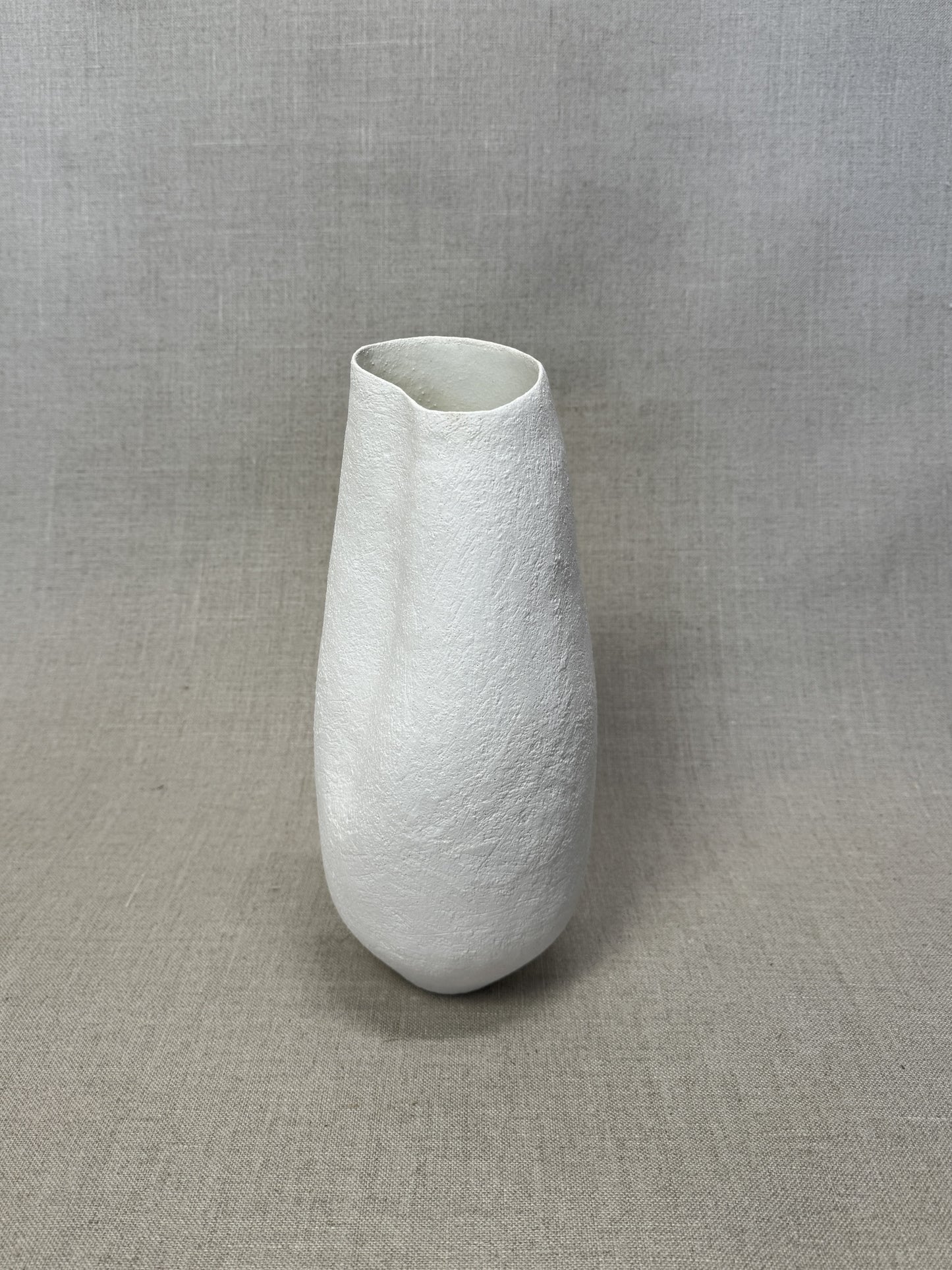 White vase 02