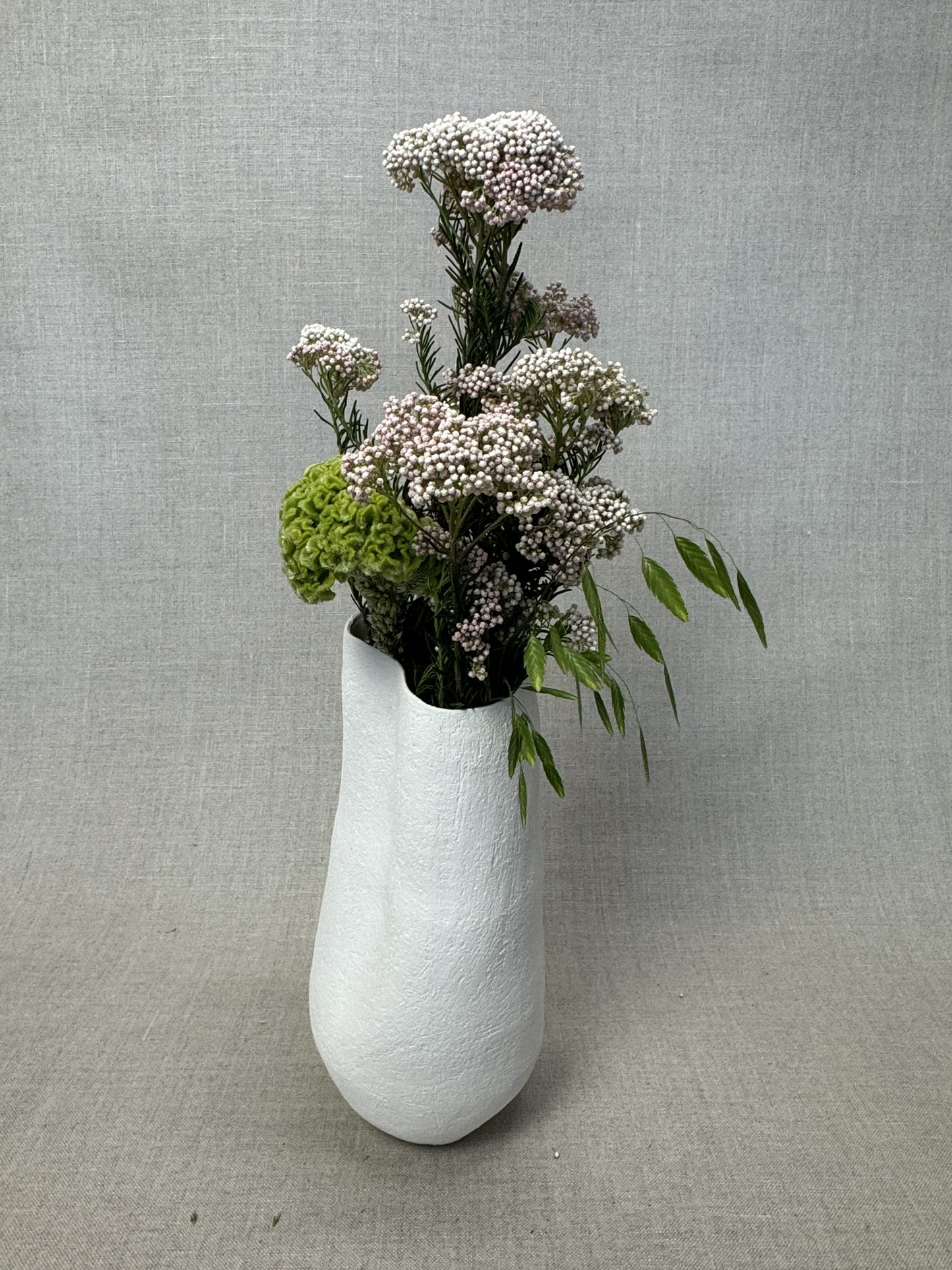 White vase 02